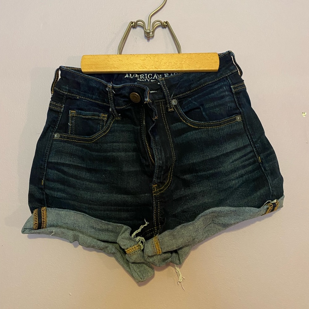 AE Size 2 Women’s Dark Wash Denim Shorts